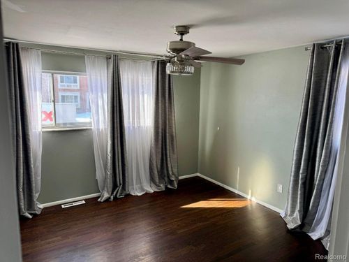 a1-4910 Briarwood Ave, Royal Oak, MI, 48073-1356 | Card Image