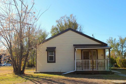 515 2 Ave E, Brooks, AB, T1R0H6 | Card Image