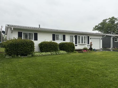 517 E 5th St, West Lafayette, OH, 43845-1415 | Card Image