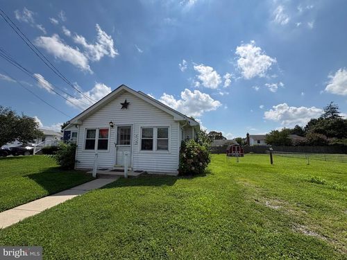 215 Highland Ave, PENNSVILLE, NJ, 08070-2212 | Card Image