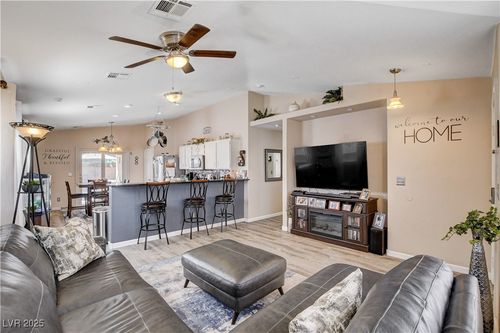5009 Royal Lake Ave, Las Vegas, NV, 89131-3656 | Card Image