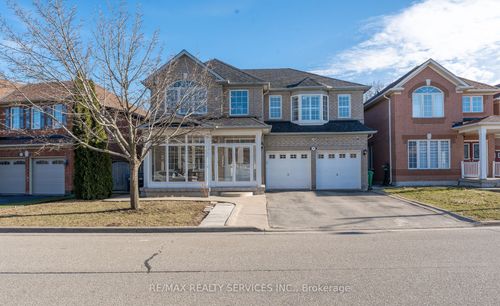 141 Whitwell Dr, Brampton, ON, L6P1L2 | Card Image