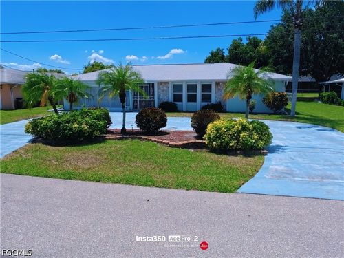 712 Se 32nd Ter, Cape Coral, FL, 33904-4124 | Card Image