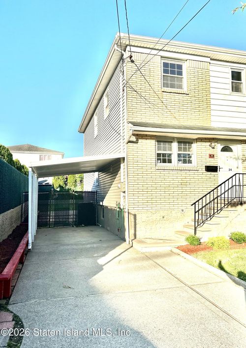 24 Park St, Staten Island, NY, 10306-2031 | Card Image
