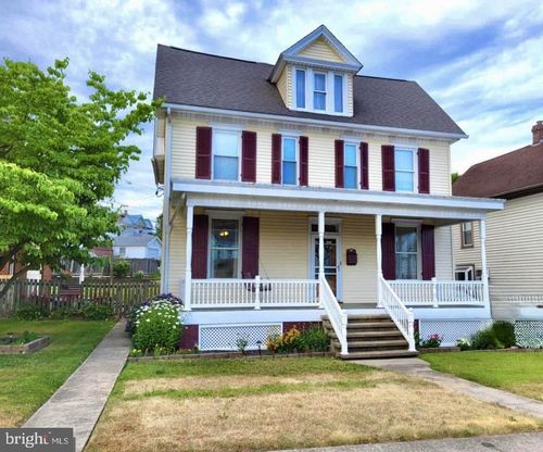 111 S Walnut St, LEWISTOWN, PA, 17044-1430 | Card Image