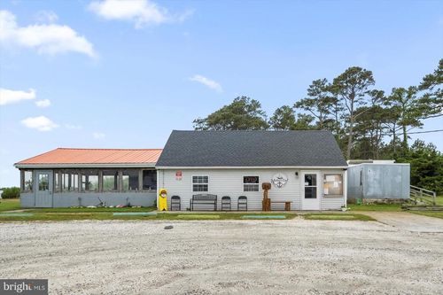 2118 Harbor Dr, GREENBACKVILLE, VA, 23356-3379 | Card Image