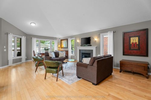 27 Miller St, Guelph, ON, N1L1P2 | Card Image