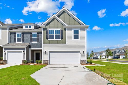 744 Lock Haven Dr Nw, Concord, NC, 28027-9170 | Card Image