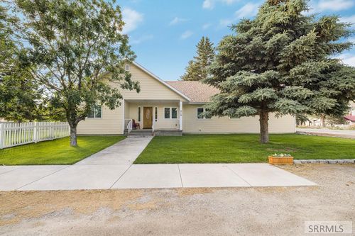210 W Salmon Ave, Arco, ID, 83213-7600 | Card Image