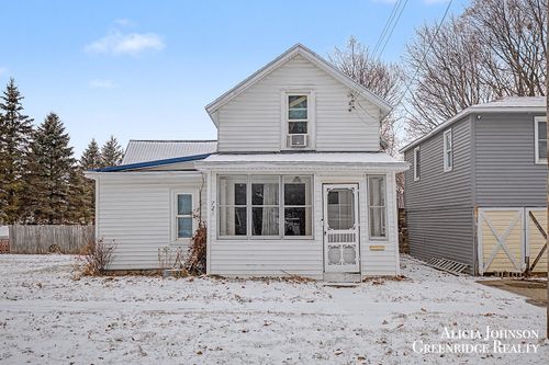 721 Pearl St, Belding, MI, 48809-1954 | Card Image