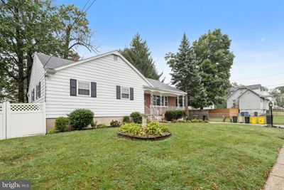 104 N Maple Avenue, House other with 3 bedrooms, 1 bathrooms and null parking in MAPLE SHADE NJ | Image 2