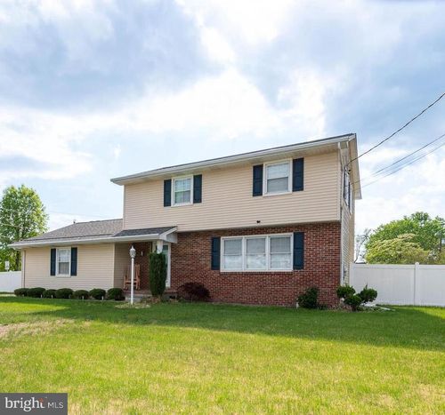664 Brentwood Dr, Vineland, NJ, 08361-8436 | Card Image