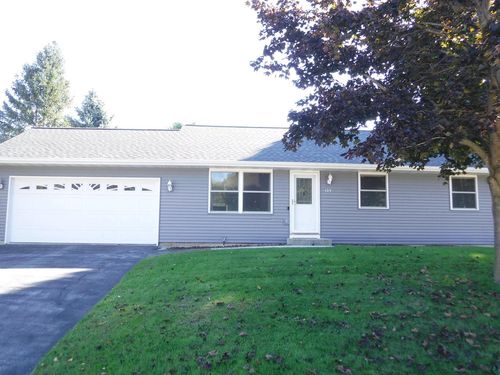 105 Douglas Court, Saint Nazianz, WI, 54232 | Card Image