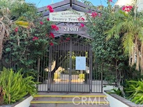 21901 Lassen St, Chatsworth, CA, 91311-3618 | Card Image