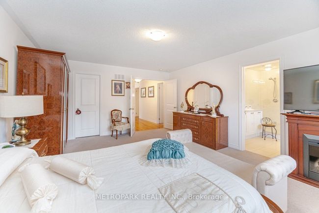 56 Manor Forest Rd, House other with 4 bedrooms, 4 bathrooms and 4 parking in Mount Albert ON | Image 32