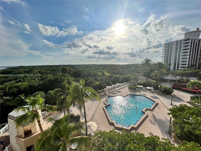 B502 - 1111 Crandon Blvd, Condo with 2 bedrooms, 2 bathrooms and null parking in Key Biscayne FL | Image 4