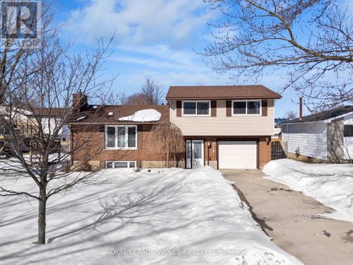 218 Arris Cres, Mitchell, ON, N0K1N0 | Card Image