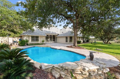 101 Ten Oaks Dr, Georgetown, TX, 78633-5604 | Card Image