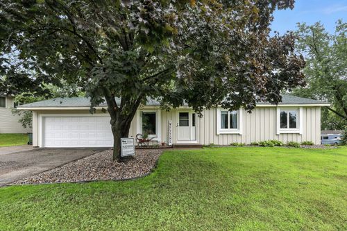 14200 Elgin Ct, Apple Valley, MN, 55124-7776 | Card Image