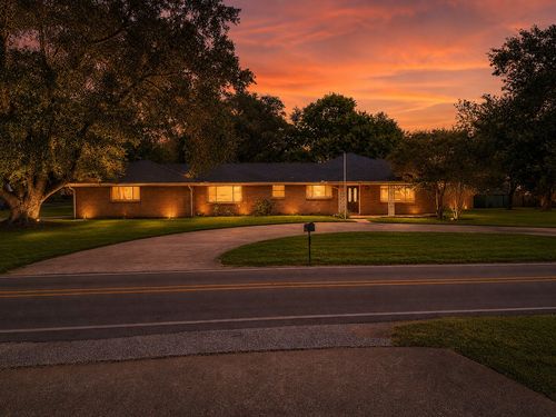600 E Liberty St, Pilot Point, TX, 76258-4457 | Card Image