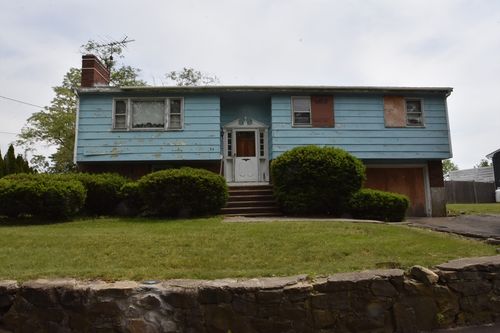 54 Matthies St, Beverly, MA, 01915-2448 | Card Image
