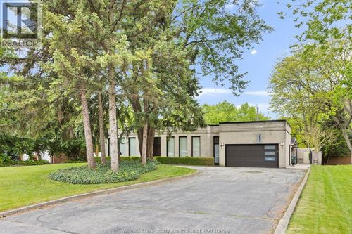 3521 Ouellette Ave, Windsor, ON, N9E3M3 | Card Image