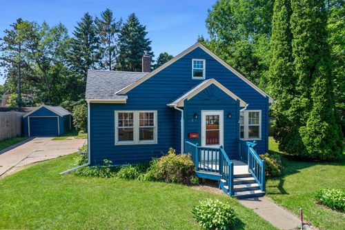 531 1st Ave W, Cambridge, MN, 55008-1420 | Card Image