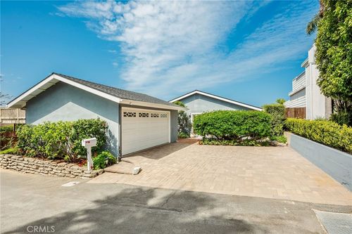 915 Miramar St, Laguna Beach, CA, 92651-3707 | Card Image