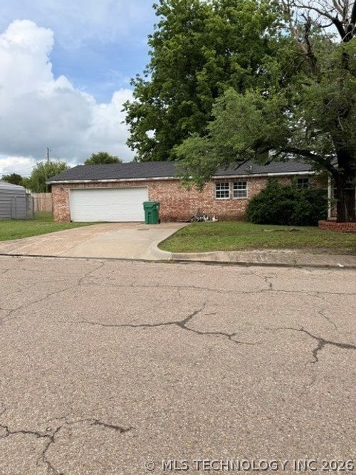 519 N Burnett St, Sapulpa, OK, 74066-2615 | Card Image