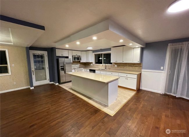 5002 95 Th Ave W, House other with 4 bedrooms, 3 bathrooms and 2 parking in University Place WA | Image 5