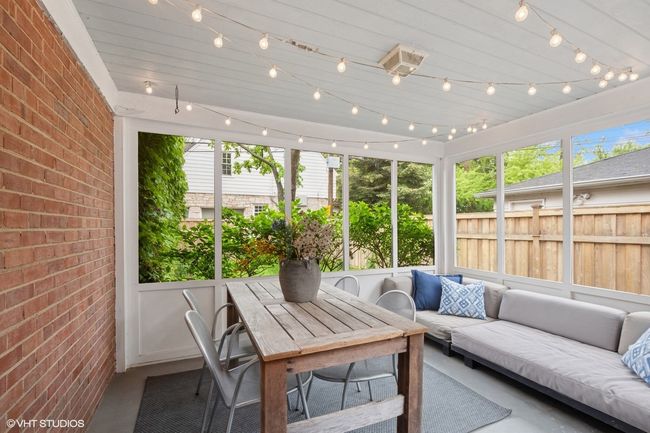 2546 Marcy Ave, Townhouse with 3 bedrooms, 2 bathrooms and 2 parking in Evanston IL | Image 12