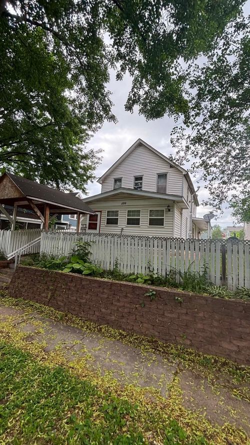 1199 Ross Ave, Saint Paul, MN, 55106-4028 | Card Image
