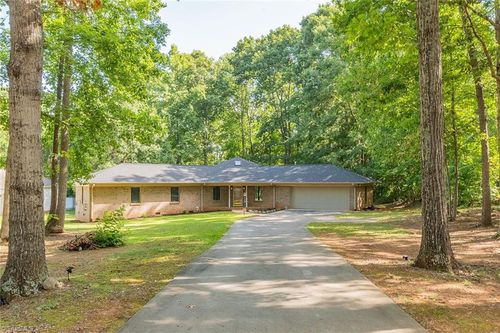 631 Mill Stream Ln, Lexington, NC, 27292-6382 | Card Image