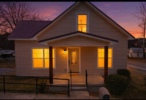 301 Bellview Ave N, Fayetteville, TN, 37334-2401 | Card Image