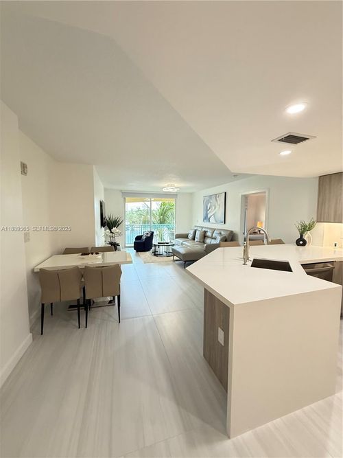 302-201 Golden Isles Dr, Hallandale Beach, FL, 33009-8822 | Card Image