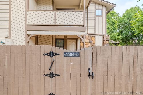12e-6504 Memorial Dr, Tulsa, OK, 74133-3802 | Card Image