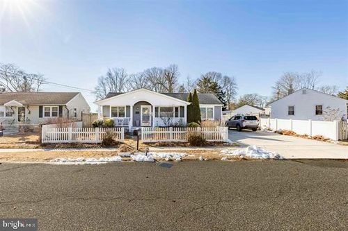 304 Whittier Ave, CAPE MAY, NJ, 08204-3206 | Card Image