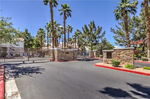 2082-1405 S Nellis Blvd, Las Vegas, NV, 89104-5844 | Card Image