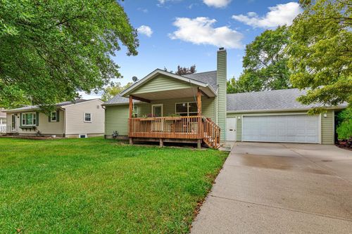 708 10th Ave Se, Waseca, MN, 56093-3528 | Card Image
