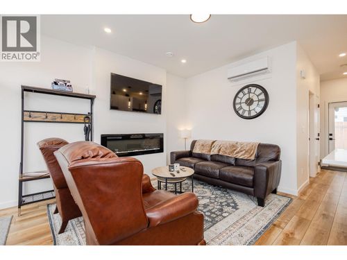 104-169 Maple St, Penticton, BC, V2A5V4 | Card Image