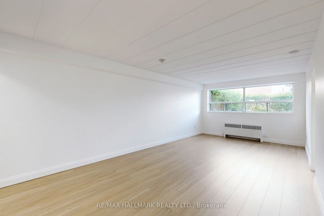 2 - 2424 New St, Condo with 2 bedrooms, 1 bathrooms and 1 parking in Burlington ON | Image 4
