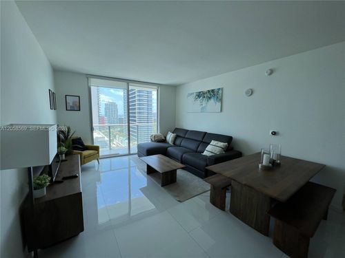 2904-1100 S Miami Ave, Miami, FL, 33130-4131 | Card Image
