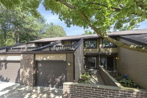 593 Dade Ln, Richmond Heights, OH, 44143-2628 | Card Image