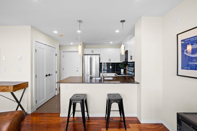 603 - 306 Sixth St, Condo with 1 bedrooms, 1 bathrooms and 1 parking in New Westminster BC | Image 4