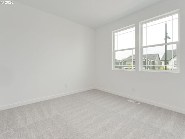 8431 Se Blanton St, House attached with 3 bedrooms, 3 bathrooms and 2 parking in Hillsboro OR | Image 13