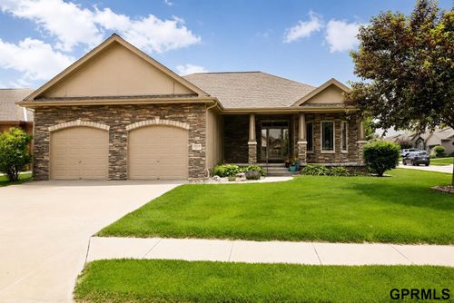 18419 Izard Cir, Elkhorn, NE, 68022-1584 | Card Image