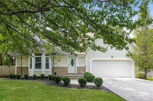 15456 Robinson St, Overland Park, KS, 66223-2844 | Card Image