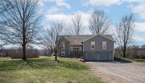 18879 Kickapoo Ridge Rd, Leavenworth, KS, 66048-8470 | Card Image