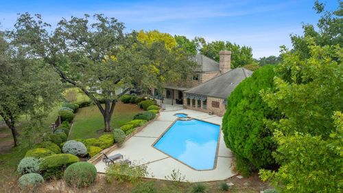 27030 Masters Pkwy, Spicewood, TX, 78669-1324 | Card Image
