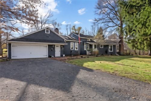 9936 Hoose Rd, Mentor, OH, 44060-7204 | Card Image